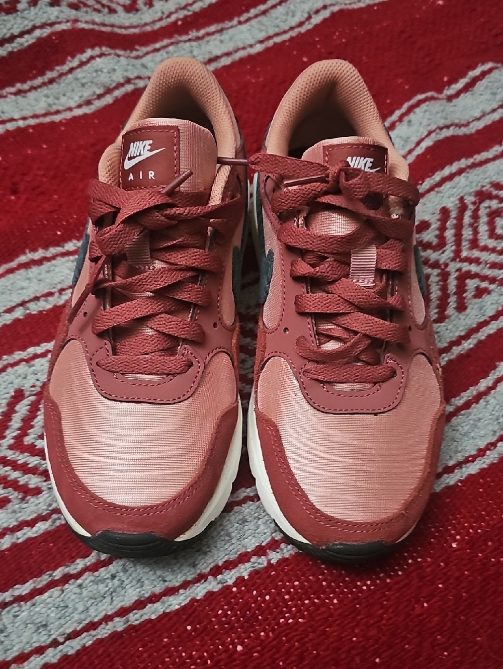 Nike Rose and Maroon Air Max Sneakers. Black couderoy check. Size 6.5 Worn once